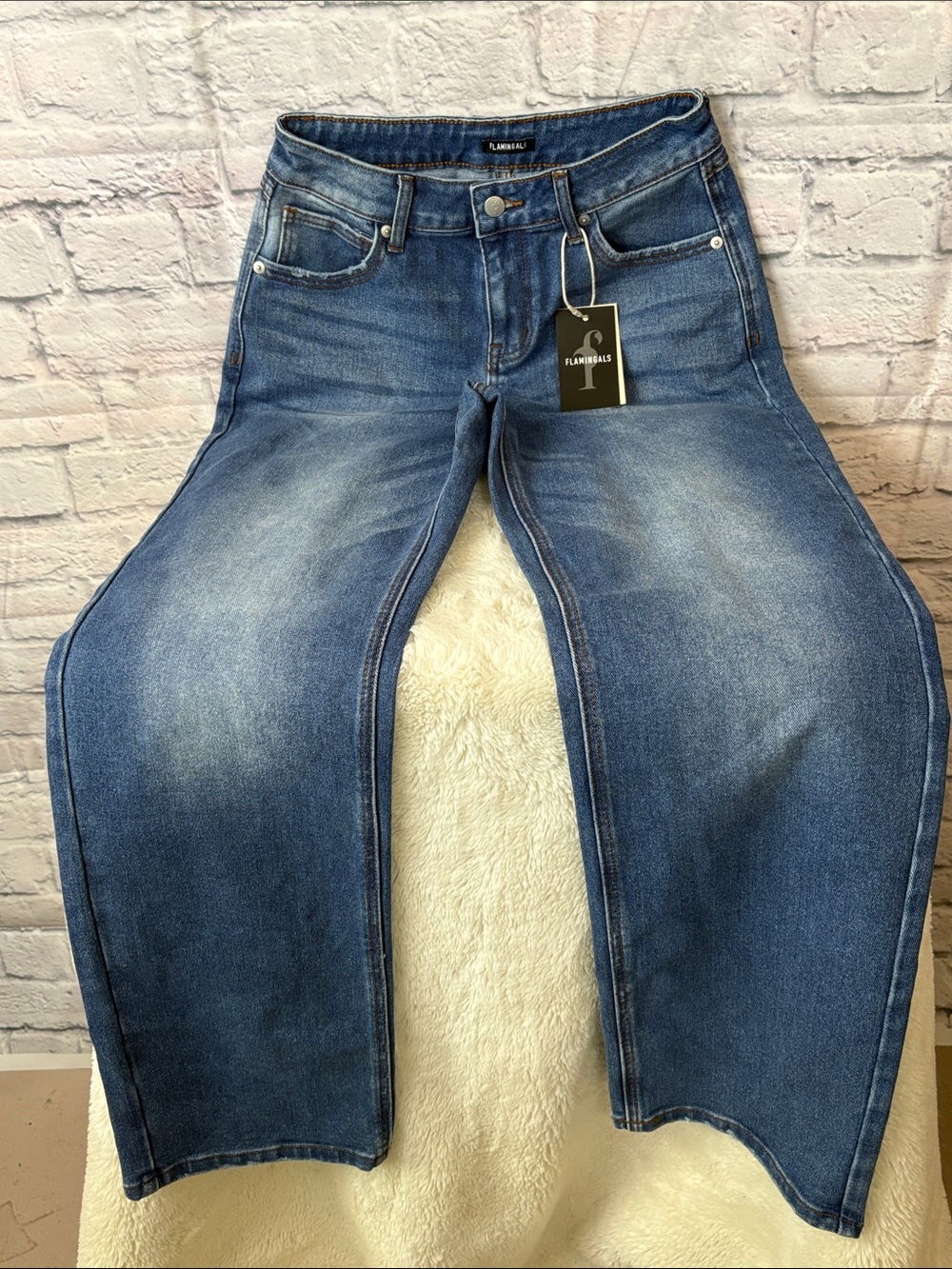 Flamingals Straight Leg Mid Blue Women’s Jeans Size Small 26/31
